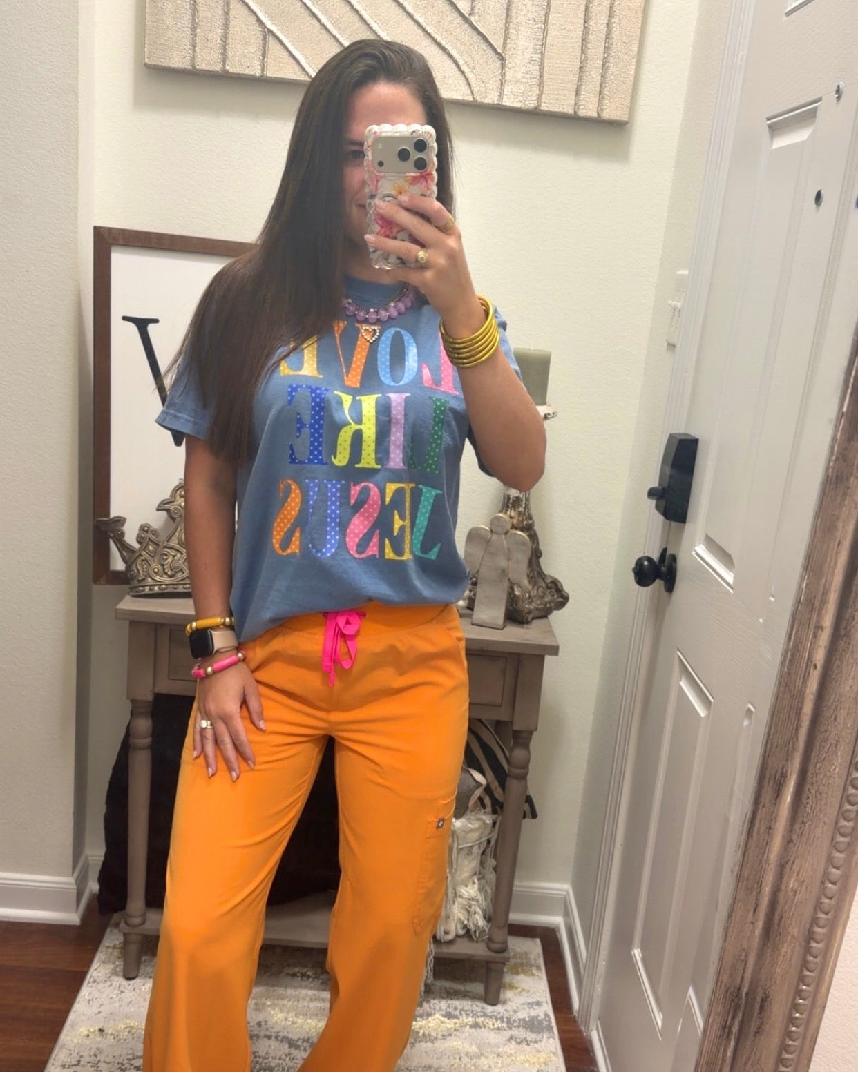 Love like Jesus tee