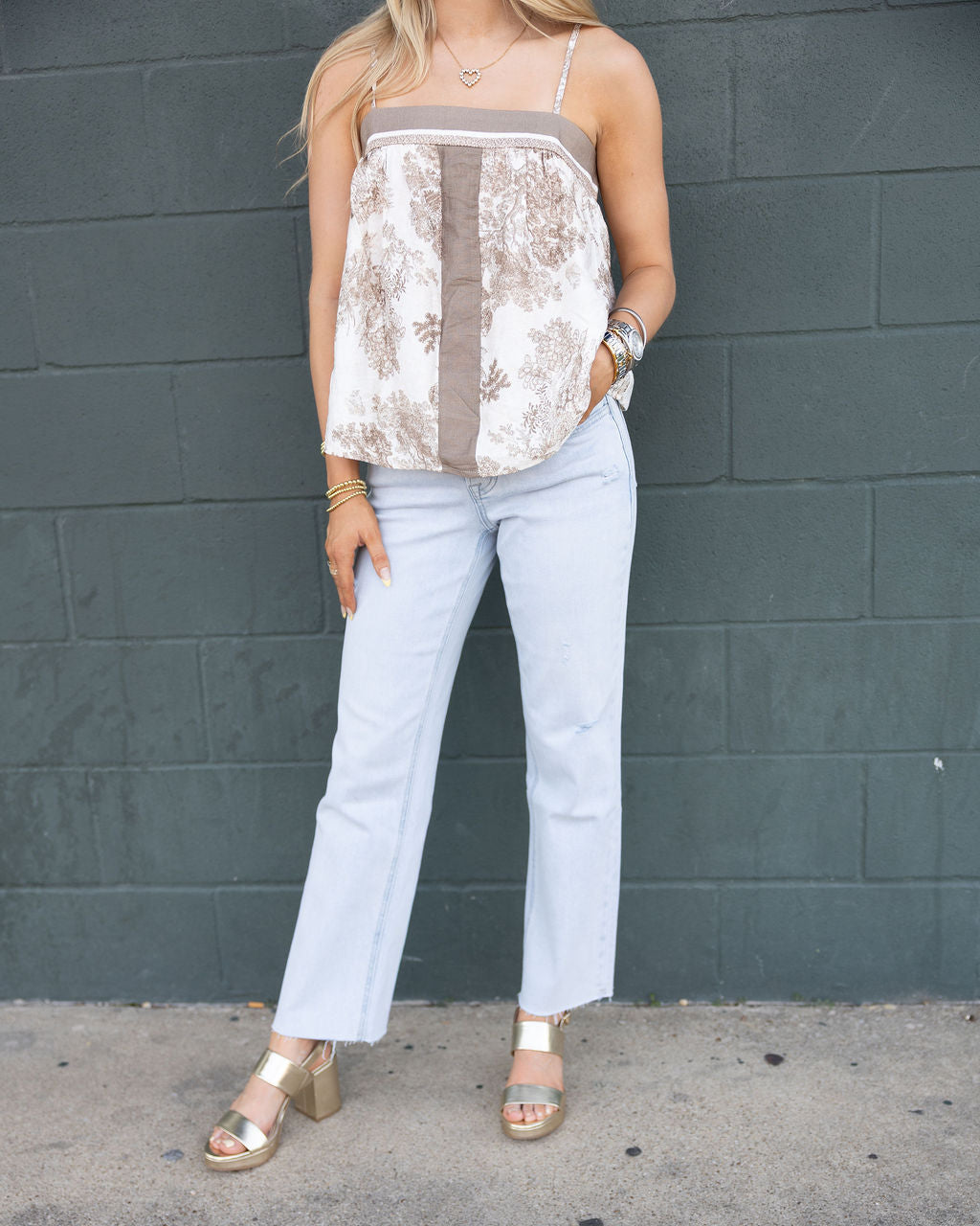 Clean cut jeans