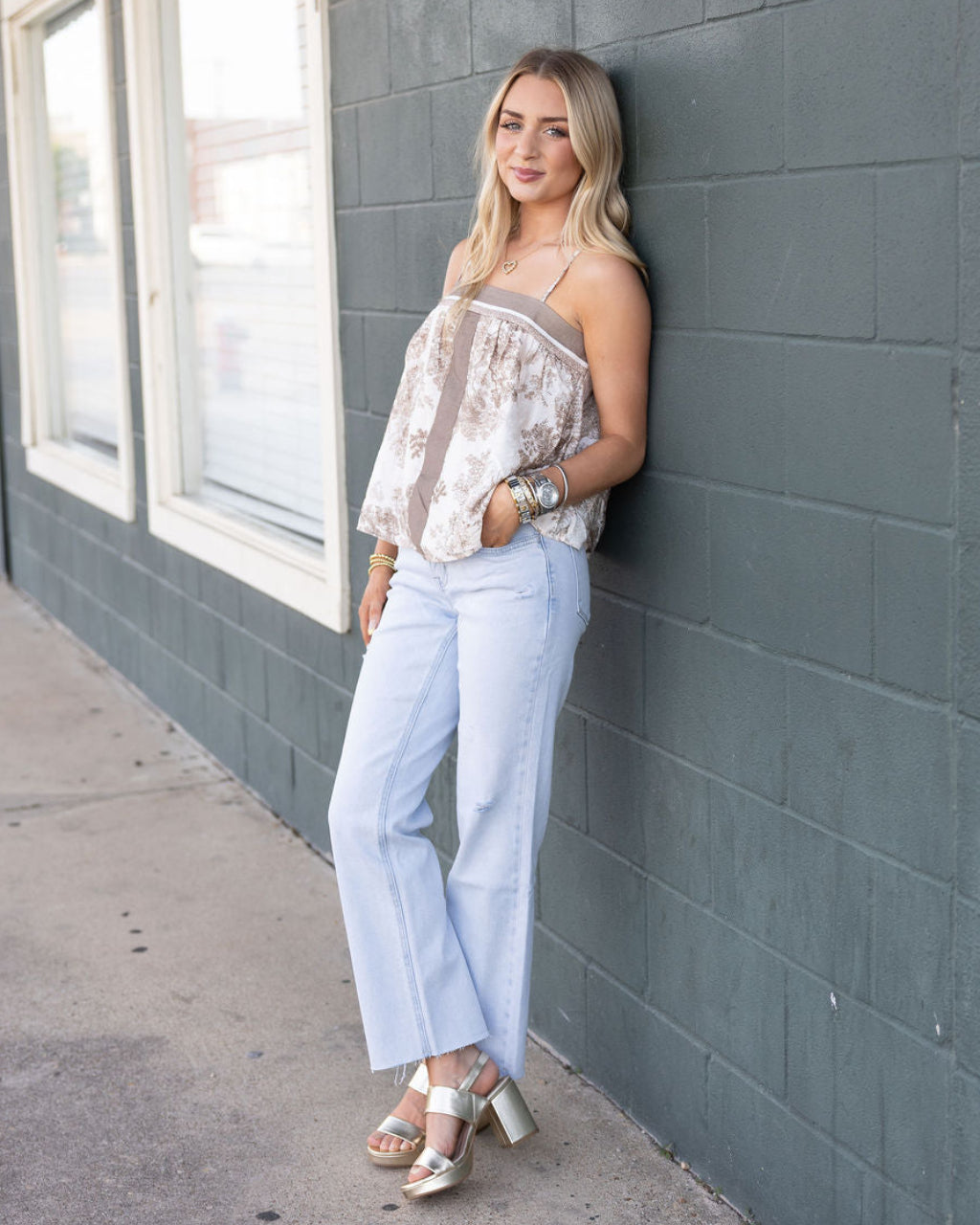 Clean cut jeans