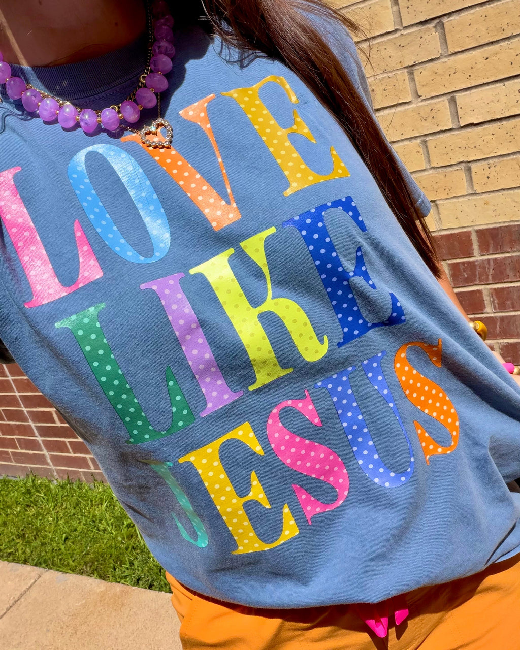 Love like Jesus tee
